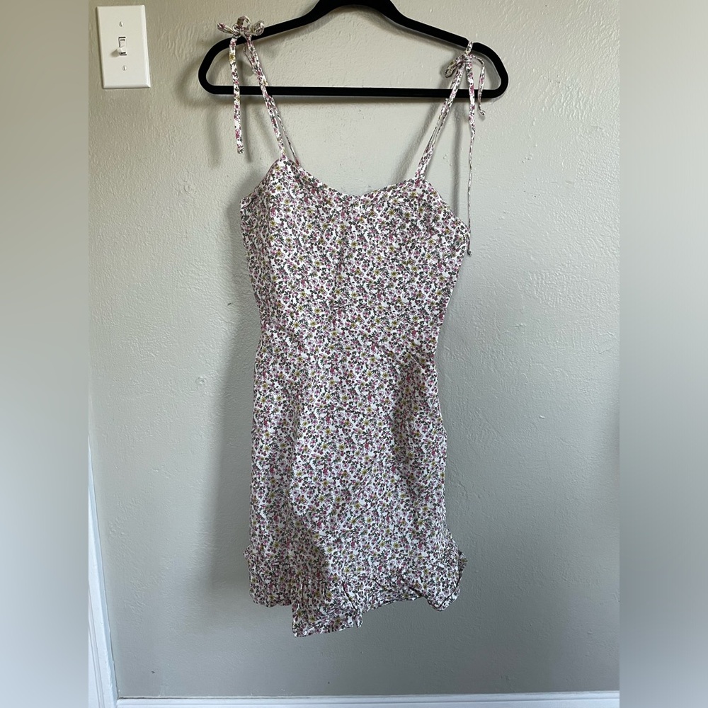 Forever 21 White Floral Dress (NWT)